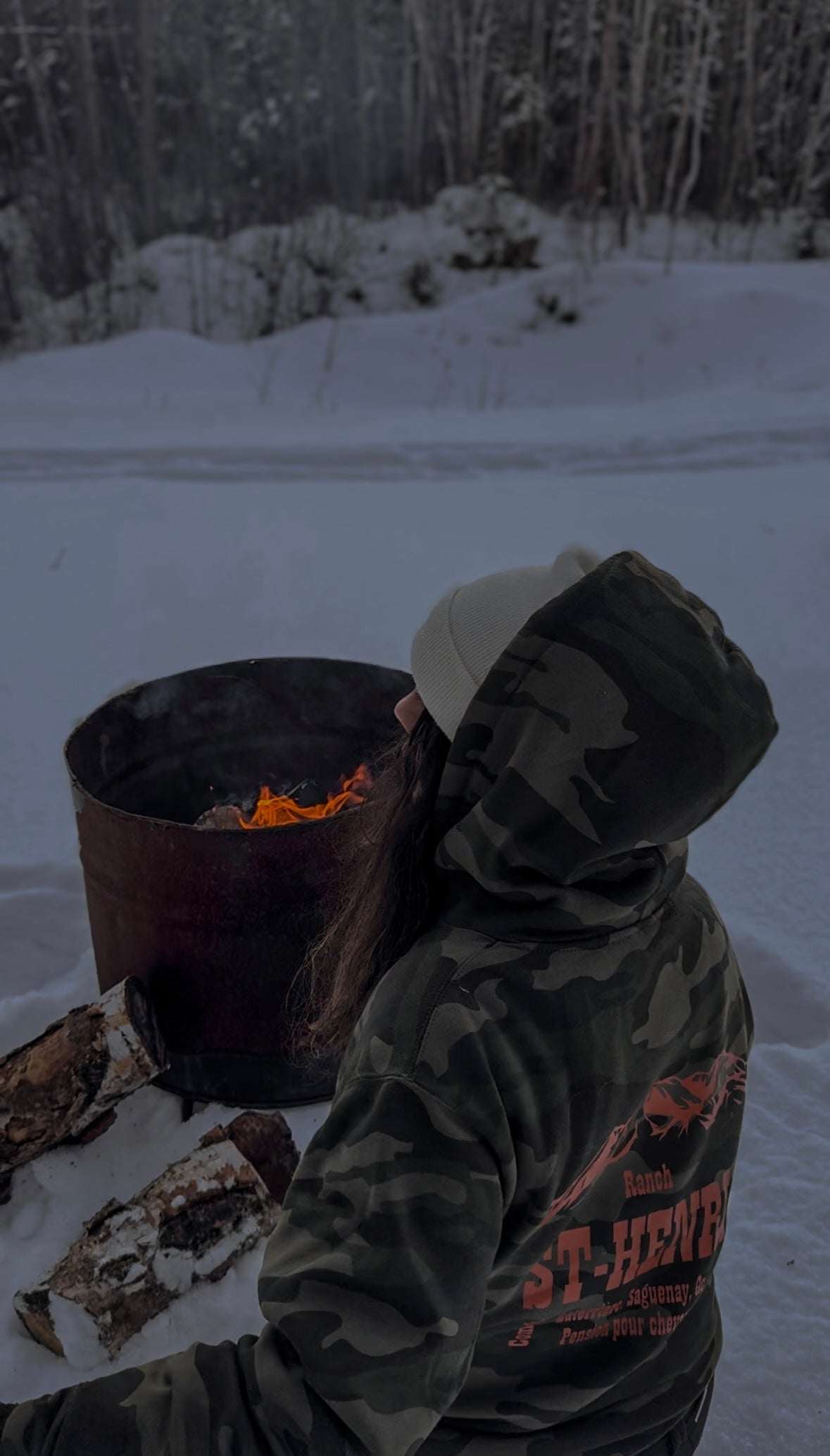 ''Coming soon'' hoodie camo